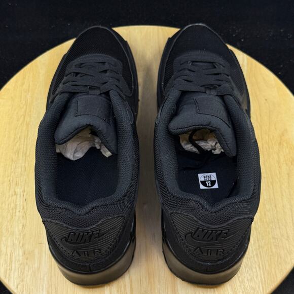 Athletic_Shoes